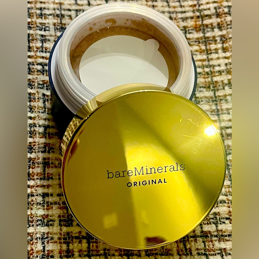 New, Sealed, Deluxe BareMinerals Original Medium Foundation w/SPF 15 - 18g/.6oz